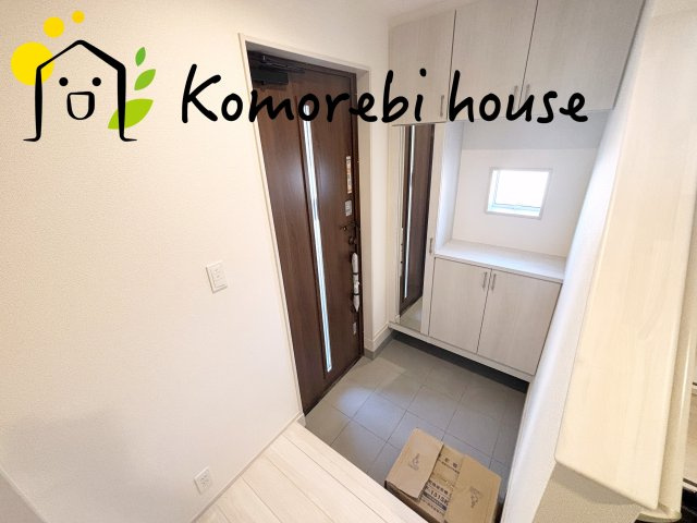 さいたま市見沼区南中野　ガーデンパーク　3期　新築一戸建て　ブルーミングガーデン　03の玄関|10/11撮影