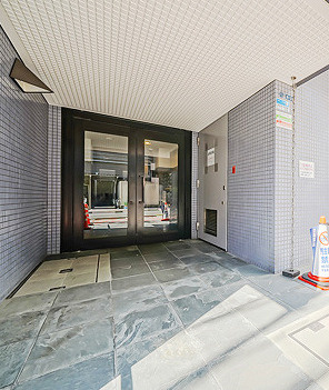 DIAMOND SQUARE 駒形のエントランス