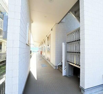 川崎市多摩区菅２丁目の賃貸マンションのロビー