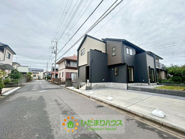久喜市鷲宮4丁目　新築一戸建て　の前面道路含む現地写真|ゆとりのある道幅！