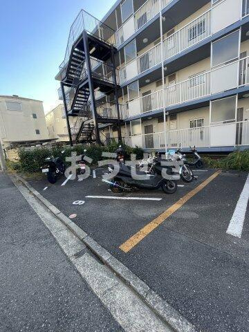 ニューライフときわの駐車場