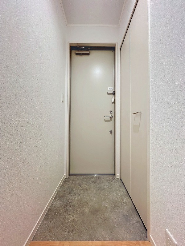 チェルアムールの玄関