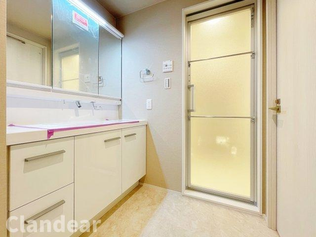 ライオンズマンション亀有第六の独立洗面台|ドキドキの新生活も、安心してスタート。ぴったりの住まいを見つけませんか？クランディアが一緒に住まい選びをサポートします‼　まずは、お気軽にお問合せください　＃クランディア