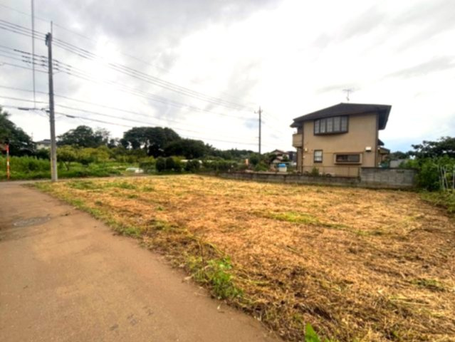 土地　所沢市北野１丁目の前面道路含む現地写真