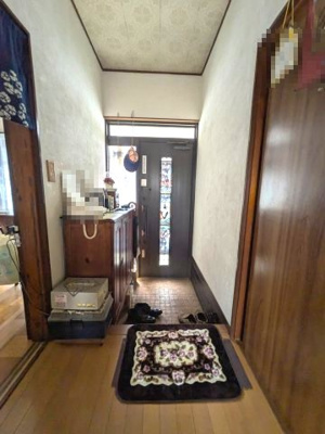 【玄関】 | 八街市八街ほ　続き和室　4LDK