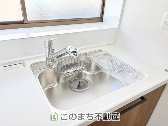 KEM宇都宮市さつき２期 中古戸建のキッチン|大きなシンクがございます。