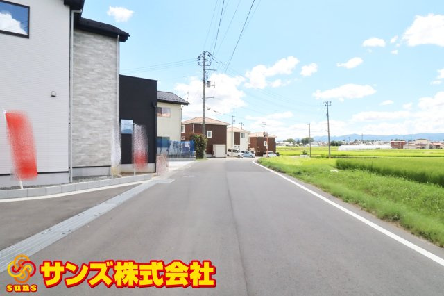 郡山市東原２丁目　　　  １号棟　　　富田東小学校、富田中学区　の前面道路含む現地写真|西側前面道路