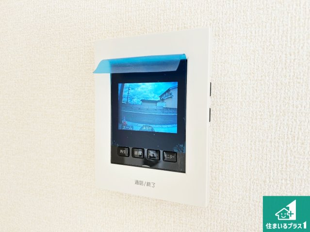 ●北葛城郡広陵町三吉赤部　第9期　新築一戸建ての防犯設備|カラーモニターインターホン！声だけでなく来訪者の姿や顔がモニターで確認できるので、小さなお子様がいらっしゃるご家庭でも安心できます！