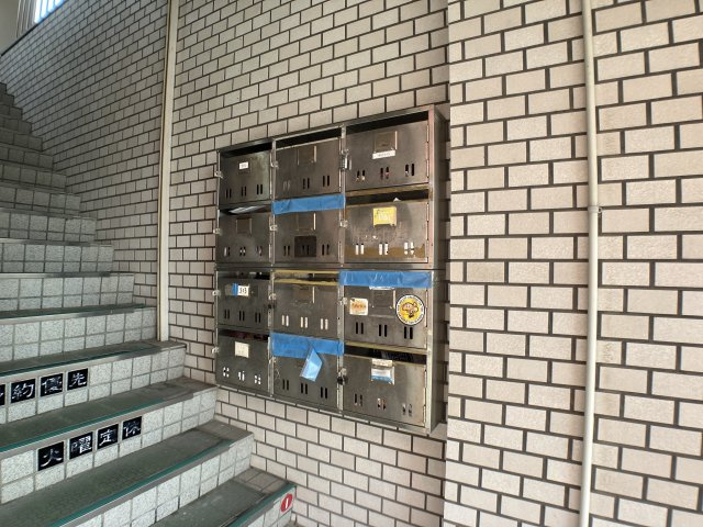 ショーエイビルのエントランス