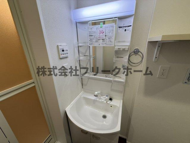 三鷹市牟礼４丁目のアパートの洗面所