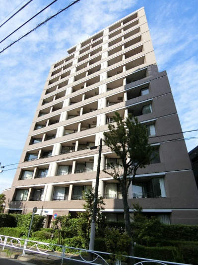 ドゥーエ学芸大学の外観