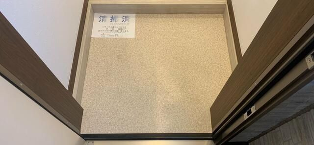 グランピア曳舟の玄関