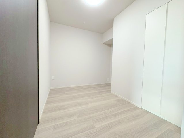 宝塚市梅野町の賃貸マンションの居間・リビング|ゆったりとしたリビングです