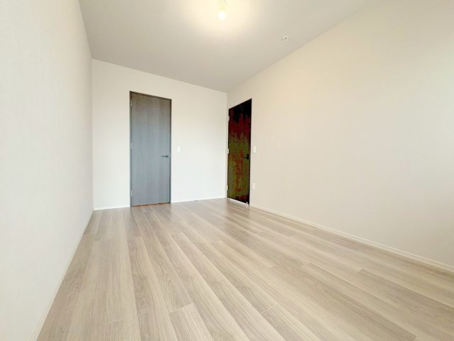 宝塚市梅野町の賃貸マンションの居間・リビング|おしゃれなリビングです