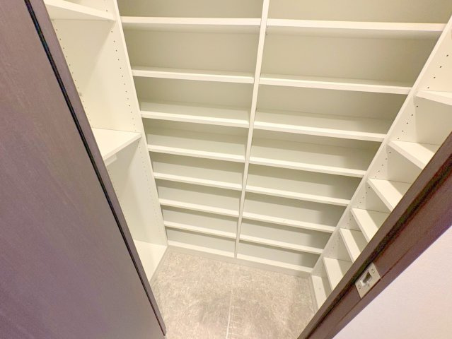 宝塚市梅野町の賃貸マンションの収納|便利な収納スペースです