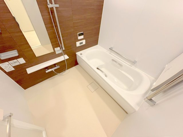宝塚市梅野町の賃貸マンションの浴室|コンパクトで使いやすいお風呂です