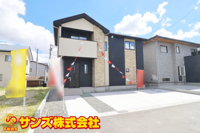 郡山市東原２丁目　　　  ２号棟　　　富田東小学校、富田中学区　の外観|北東側から見た駐車場を含む外観