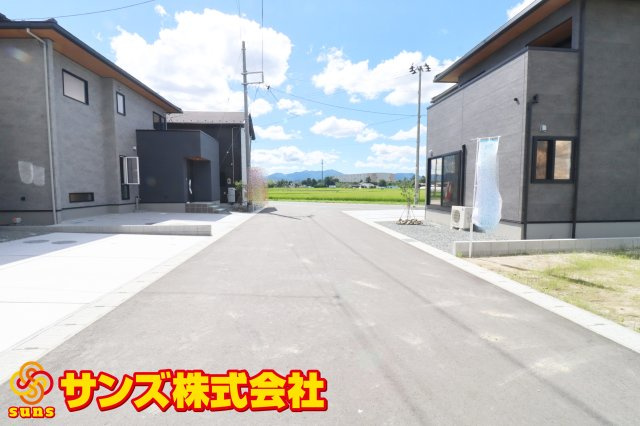郡山市東原２丁目　　　  ２号棟　　　富田東小学校、富田中学区　の前面道路含む現地写真|北側前面道路