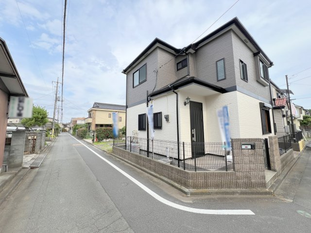 昭島市美堀町2丁目　中古戸建の前面道路含む現地写真|現地外観