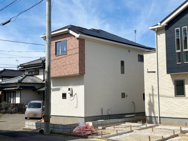 「太陽光搭載」高知市介良乙10期3棟3号棟の外観