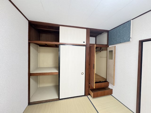 栄町３丁目１４８貸家の収納