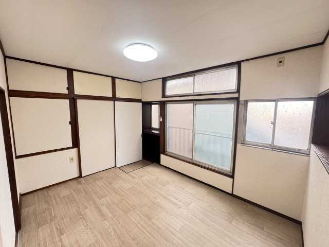栄町３丁目１４８貸家の洋室