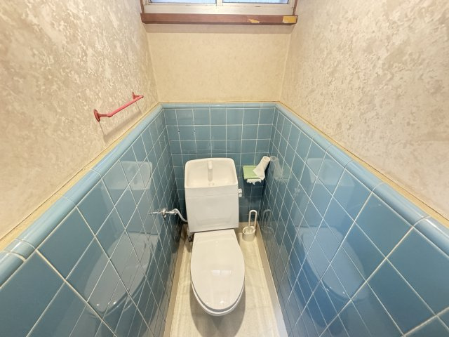 栄町３丁目１４８貸家のトイレ