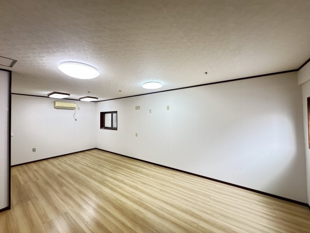 栄町３丁目１４８貸家の居間・リビング
