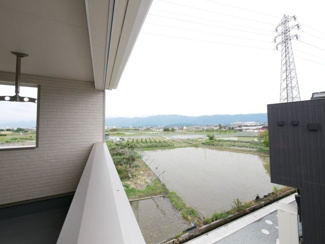【展望】 | 中央市井之口 新築戸建全2棟 2号棟 常永駅歩7分 車3台 | バルコニーから東側を望む