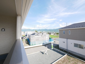 【展望】 | 中央市西花輪 新築戸建全4棟 2号棟 車並列3台 敷地84坪 | バルコニーから東を望む