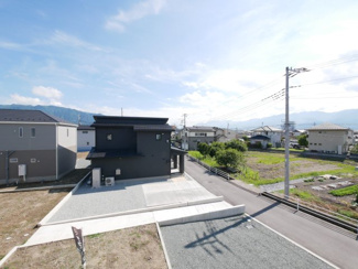 【展望】 | 中央市西花輪 新築戸建全4棟 1号棟 車並列3台 敷地70坪 | バルコニーから南側を望む