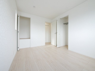 【居間・リビング】 | 中央市西花輪 新築戸建全4棟 4号棟 車並列3台 敷地93坪 | 【他現場の同仕様建物写真】