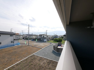 【発電・温水設備】 | 中央市西花輪 新築戸建全4棟 4号棟 車並列3台 敷地93坪 | 【他現場の同仕様建物写真】