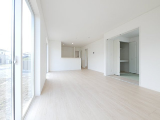 【居間・リビング】 | 中央市西花輪 新築戸建全4棟 4号棟 車並列3台 敷地93坪 | 【他現場の同仕様建物写真】
