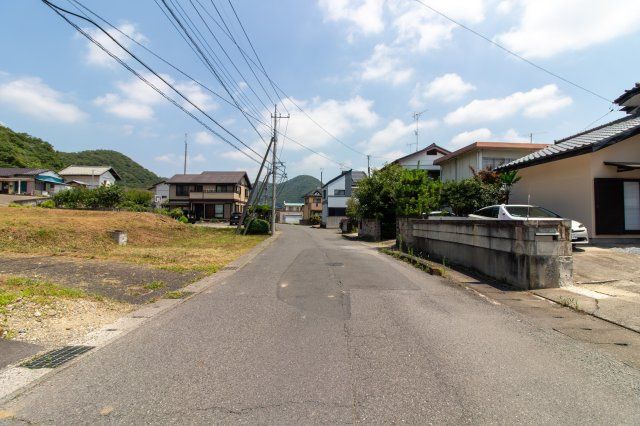 【前面道路含む現地写真】の画像