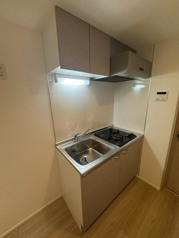 【キッチン】 | Serenity春日 | ※同物件・同タイプの写真です。