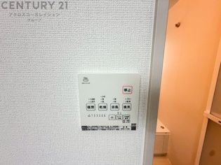 暖房機能があるため、冬場でも温かい浴室で入浴でき、乾燥機能があるため、水気を素早く取り除けます。また、換気機能があるため、湿気を素早く排出してカビや雑菌の発生を防ぐことができます。