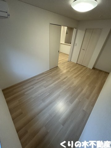 【洋室】 | リヴェール | 落ち着いた色調の洋室です