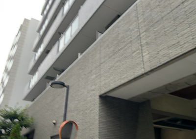 【外観】 | レクセルマンション本厚木 | 木造住宅とは土台、壁、柱など建築物の強度を支える構造体の材に木が使用されている構造を指します。構造体は建物の自重を支えるだけではなく風圧や水圧、積裁荷重などあらゆる衝撃に耐えるための基礎です。