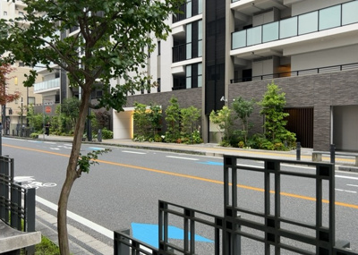 【展望】 | レクセルマンション本厚木 | 土地の地勢が高台の場合、景色を綺麗にみることができ、景色にこだわってお家探ししている方におすすめです！また平坦地よりも風通しがいいというメリットがあります。デメリットもあるので是非現地でご確認下さい。