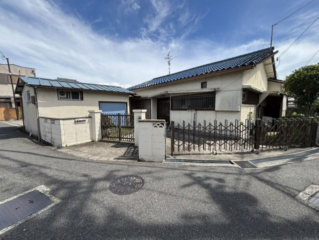 岸和田市土生町　古家付き土地の前面道路含む現地写真
