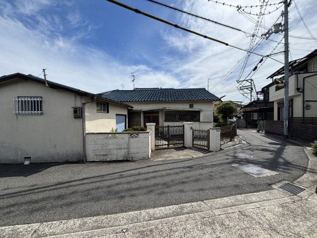 岸和田市土生町　古家付き土地の前面道路含む現地写真