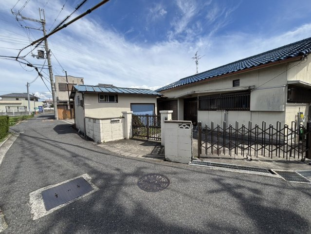 岸和田市土生町　古家付き土地の前面道路含む現地写真