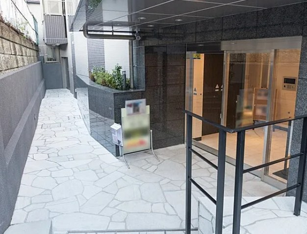 プレシス西ヶ原のエントランス