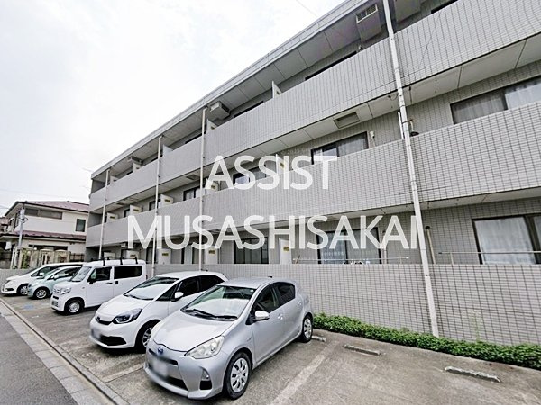 ＪＬＢグランエクリュ武蔵小金井の駐車場