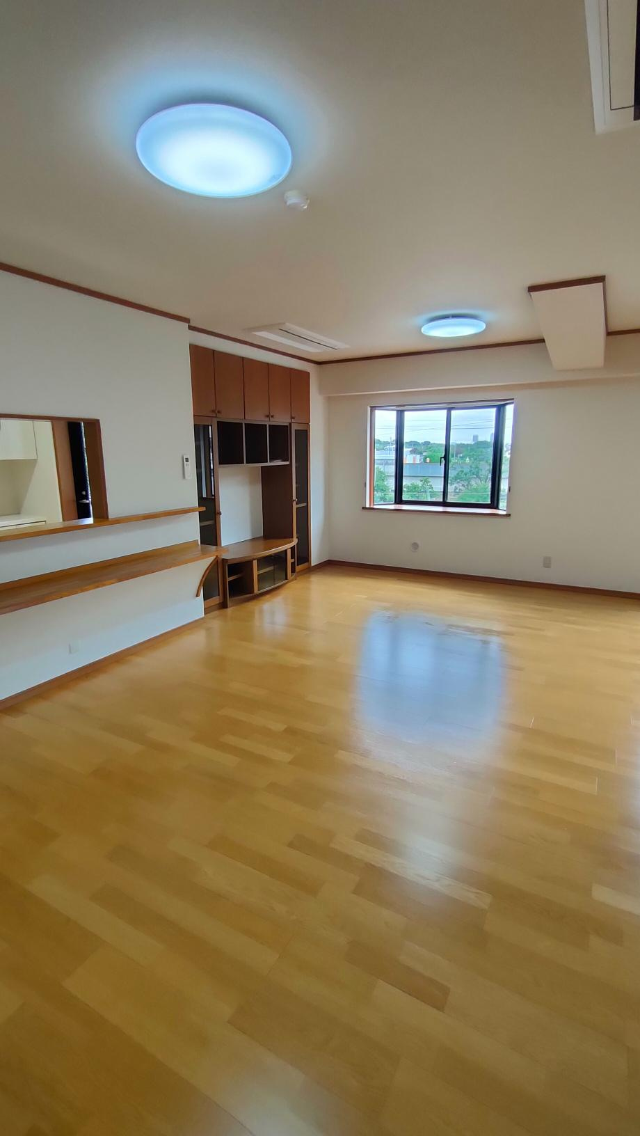 府中市武蔵台１丁目の賃貸マンションの居間・リビング