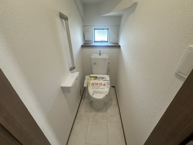 子育て環境良好とはまさにこの事！幼稚園小学校近し！！な新築戸建て～大和市福田新築戸建て～のトイレ|落ち着いたトイレです