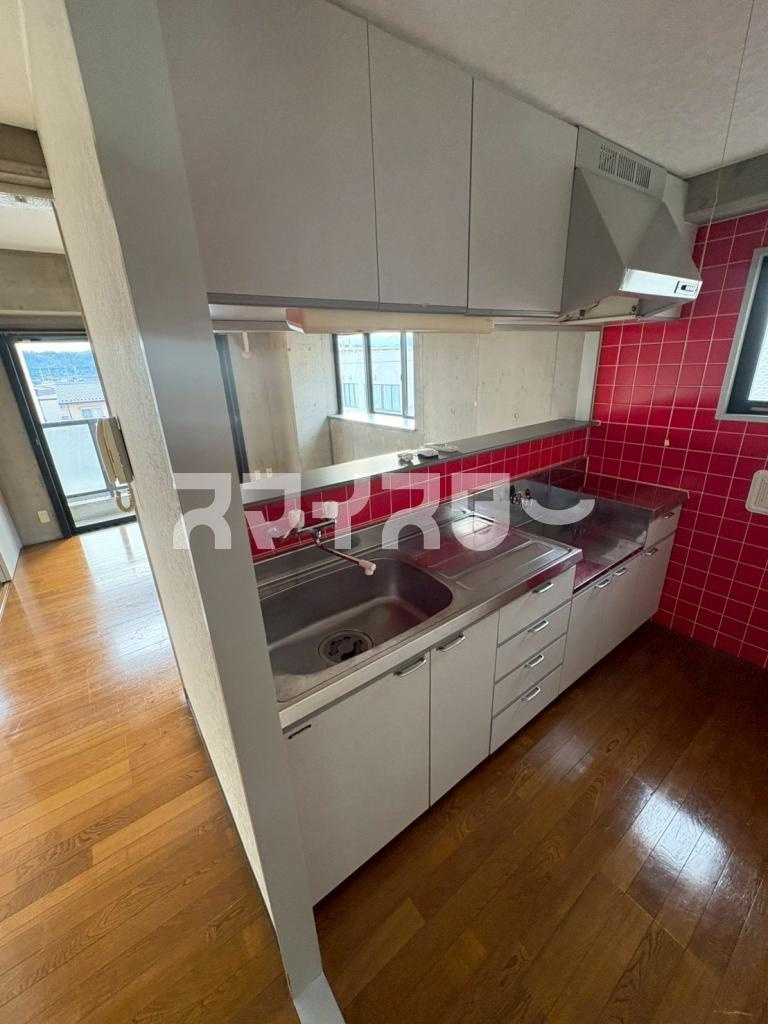羽村市緑ヶ丘５丁目の賃貸マンションのキッチン