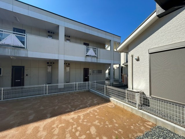 小野市神明町　1期1号棟の庭