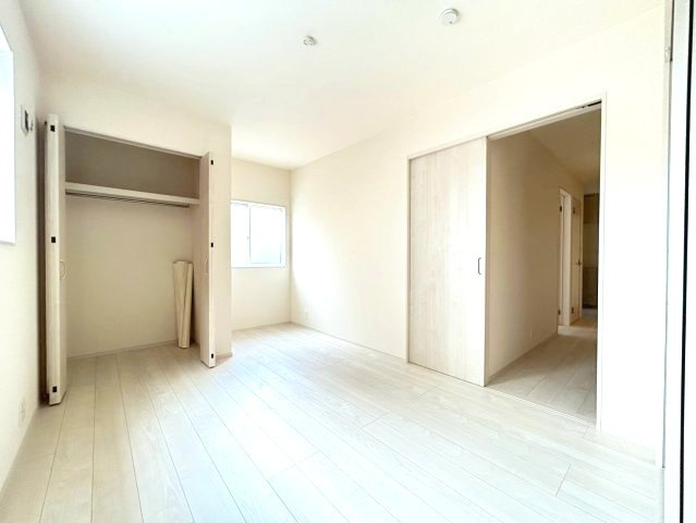 小野市神明町　1期2号棟の洋室